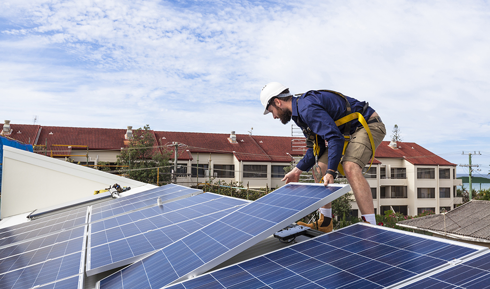 Do Solar Panels Damage Roof Or Protect It Facts 