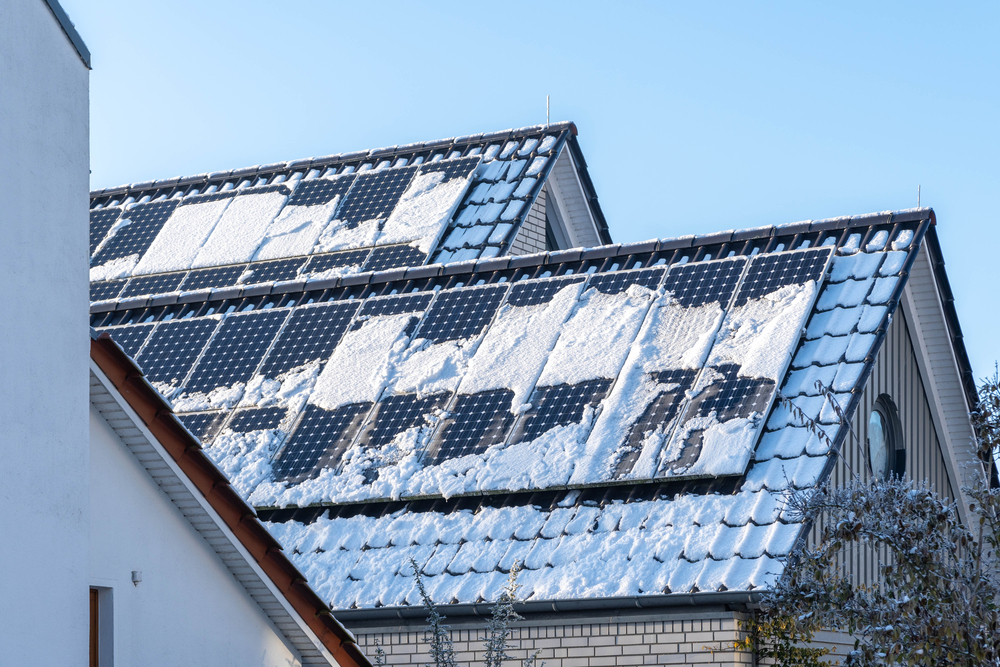 A Quick Guide On 9 Easy Steps For Snow Removal From Solar Panels